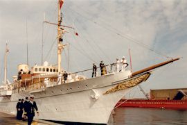 Kongeskibet Dannebrog da den lagde til kaj i Struer 2. aug. 1993